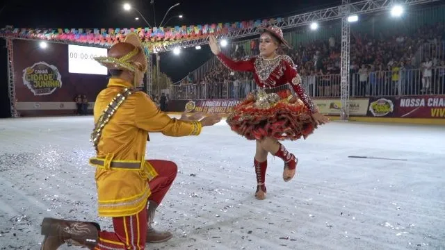 Quadrilhas estudantis abrilhantam o Canaã Cidade Junina
