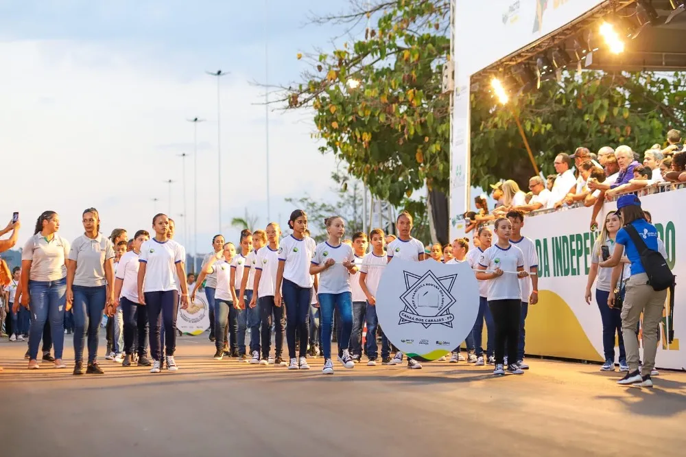 Milhares de canaenses celebram Dia da Independência