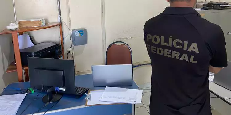As inspeções verificaram o cumprimento de exigências legais, como a grade curricular e carga horária dos cursos, controle de frequência dos alunos, número máximo de participantes por sala, qualificação dos instrutores, aplicação regular de provas e a exec
