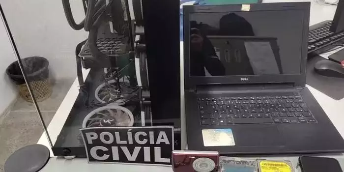 Suspeito de vender imagens íntimas no OnlyFans é preso com 40 mil arquivos. (Divulgação/PCCE)