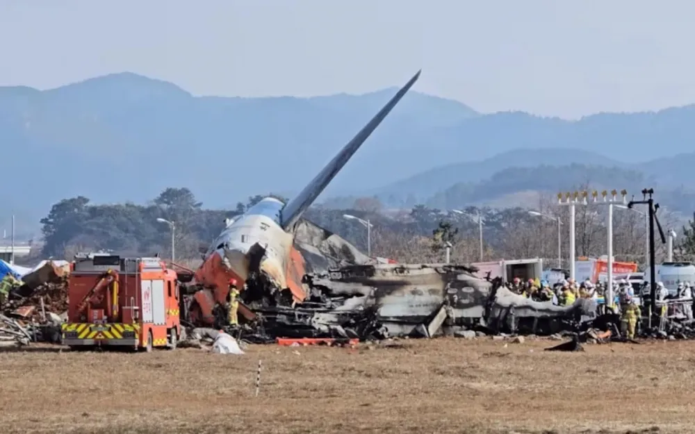 Avião da Jeju Air: acidente se chocou com pássaros e teve desligamento de motor errado Reprodução vídeo YouTube