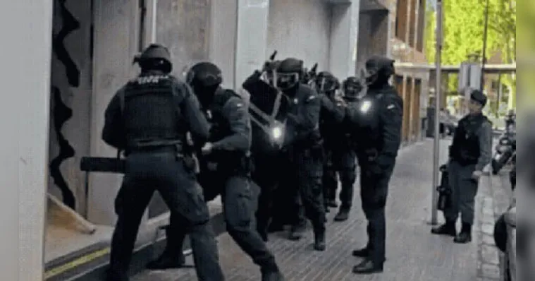 Guarda Civil Espanhola no resgate às mulheres | Reprodução/Guarda Civil Espanhola