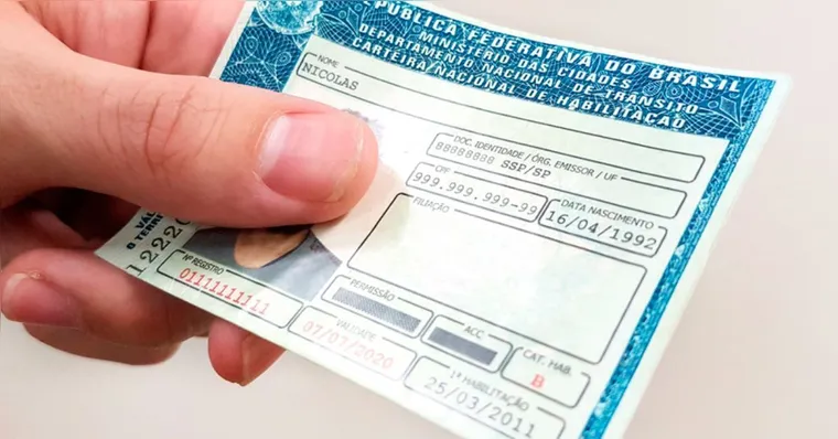 O novo modelo permitirá que candidatos escolham como aprender a dirigir, incluindo aulas com instrutores autônomos e uso de veículos particulares em circuitos fechados. | Foto: Reprodução