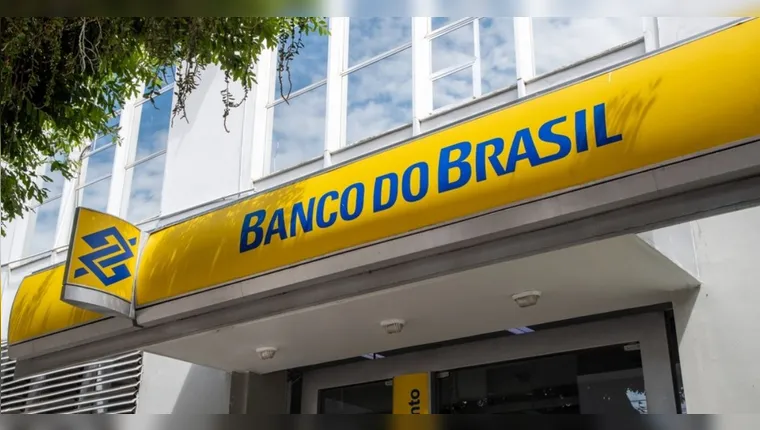 Os ganhos anuais de um escriturário, considerando o salário-base e os benefícios, podem ultrapassar R$ 100 mil | Reprodução/Banco do B