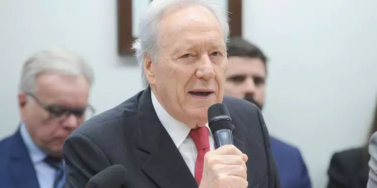 Para o ministro, a reação do governo brasileiro ao determinar que fossem retiradas as algemas dos passageiros deportados foi muito sóbria. (Foto: Renato Araújo/Câmara dos Deputados)