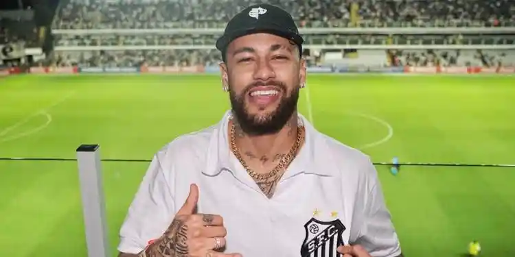 Camisa especial deve ser lançada com retorno de Neymar ao Santos (Twitter/Santos FC)