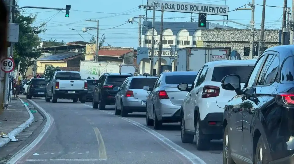 Trânsito intenso na Av.Pedro Álvares Cabral, em Belém Crédito: Roma News