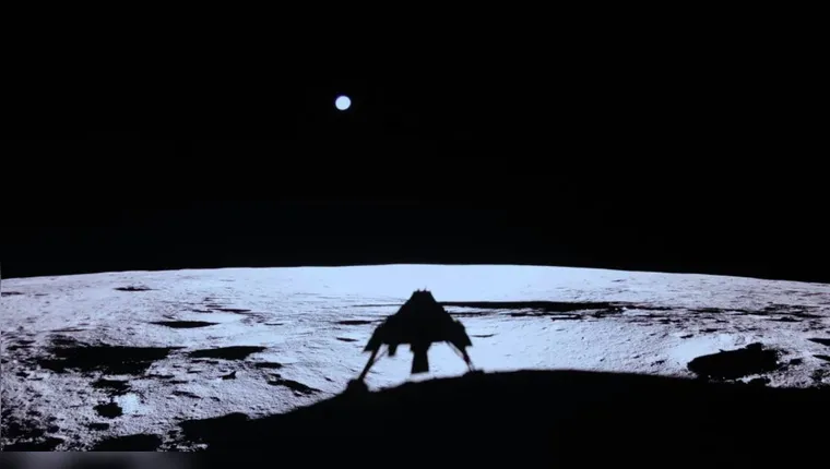 As imagens capturam não apenas a superfície lunar com grande nitidez, mas também o brilho do Sol e até a Terra ao fundo, proporcionando uma visão espetacular do espaço. | Reprodução/Firefly Aerospace