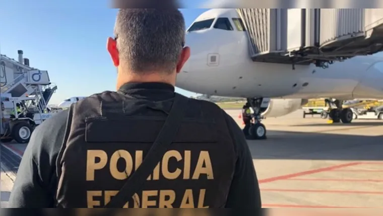 O suspeito foi preso pela PF ao chegar no Brasil | Divulgação/PF